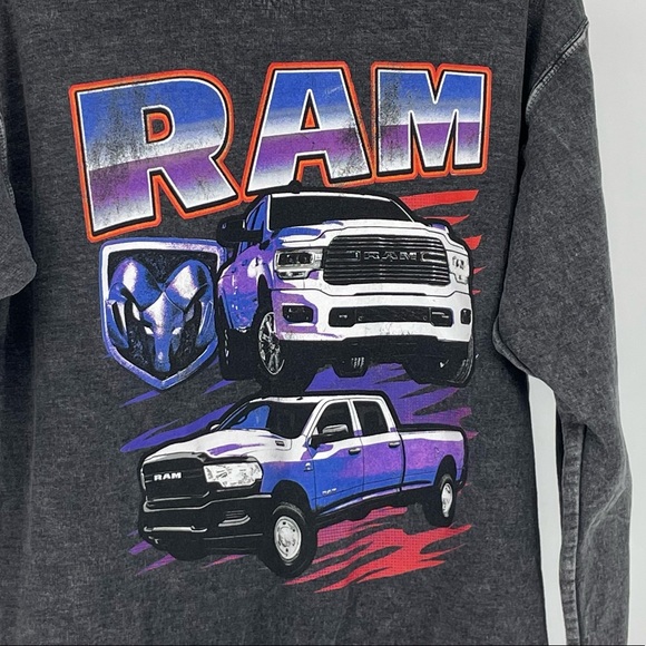 RAM WOMEN’S TRUCK GRAPHIC PULLOVER SWEATSHIRT GRAY ACID WASH MEDIUM - Picture 2 of 4